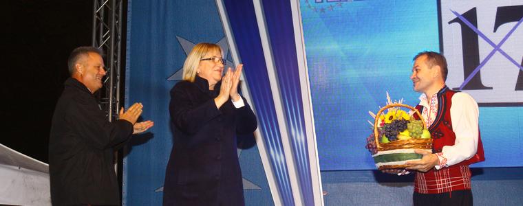ИЗБОРИ 2016: Цецка Цачева в Добрич: ГЕРБ промени облика на България (ВИДЕО)