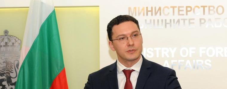 Митов предупреди, че гласуването в Англия ще става бавно