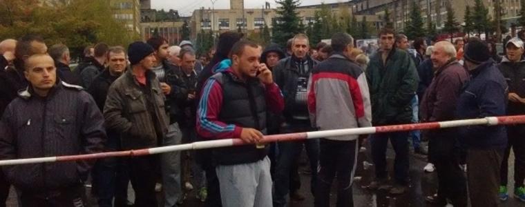 Протестиращите миньори остават под земята, плашат с гражданско неподчинение