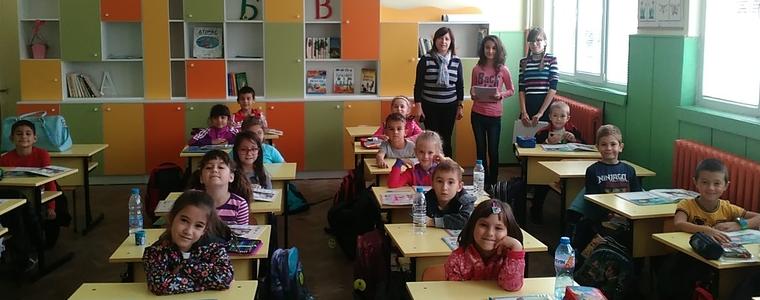 Родители и деца четоха приказки по време на Маратон на четенето