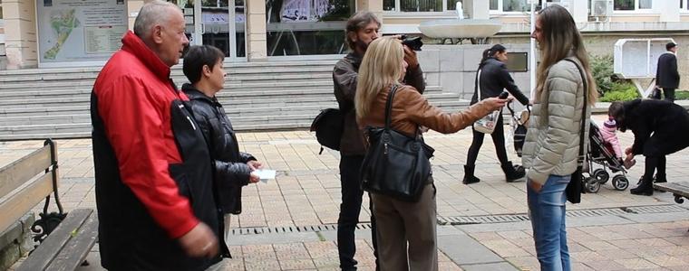 Родители на протест срещу стипендии за ромски ученици (ВИДЕО)