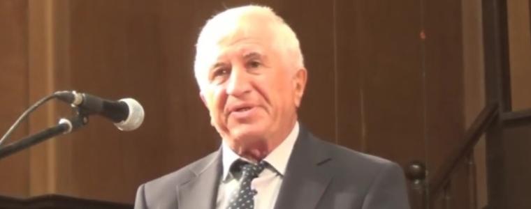 Тричасов спектакъл, много поздравления и Кристално огърлие за Александър Александров