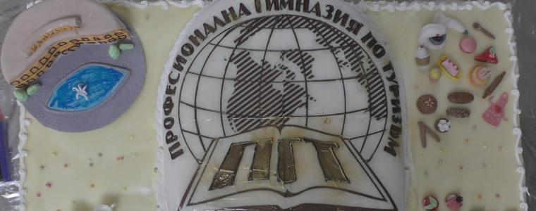1300 лв. за лечението на Илко от благотворителния бал на Гимназията по туризъм (ВИДЕО)