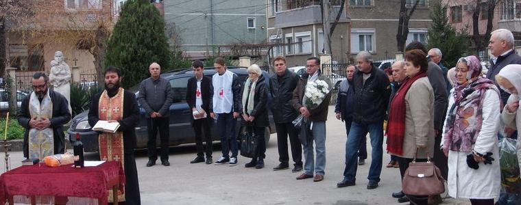 С панихида почетоха паметта на 23-те жертви по пътищата в областта от началото на 2016-та