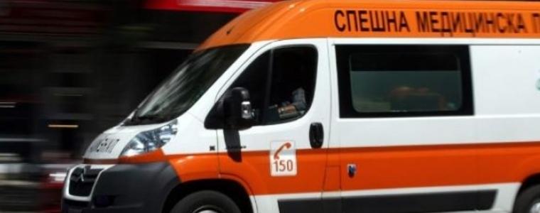 Шофьор опита да избегне удар със спряна кола, но блъсна водача й