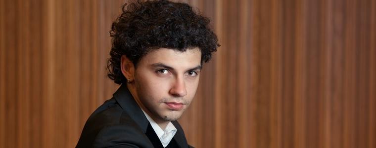 Светослав Тодоров поднесе изненади на концерта си в родния Добрич