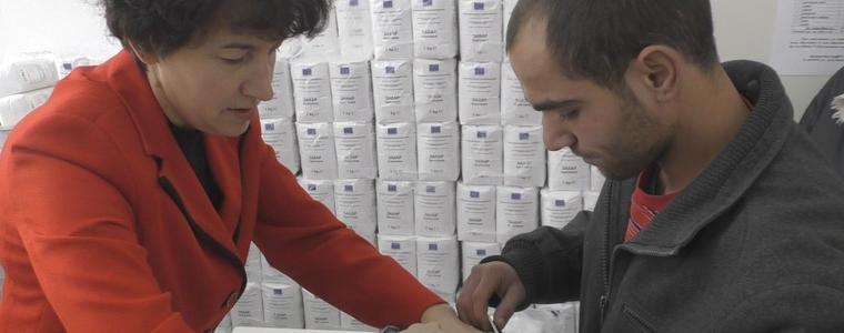Първите бенефициенти получиха своите хранителни пакети (ВИДЕО)