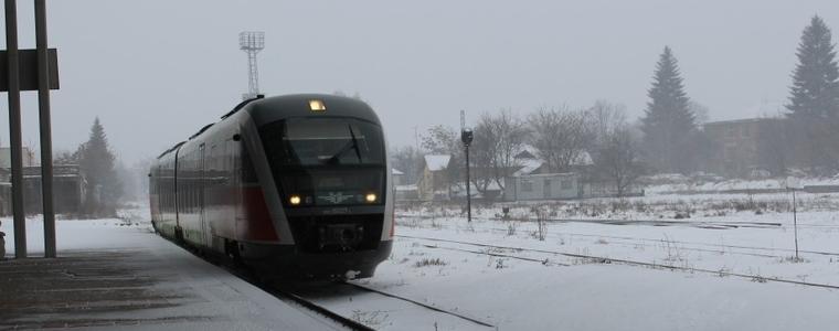 Влакове от и за Добрич не пътуват, Албената със 100 минути закъснение