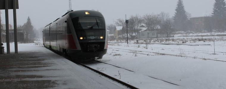 Влакът от София се движи с 4 часа закъснение
