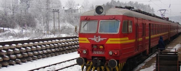 Влакът от София за Добрич се движи с 200 минути закъснение 