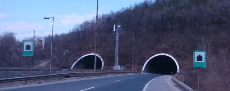 АПИ за трагичния инцидент в тунела „Ечемишка“: Причината е корозия на носещата конструкция на осветлението