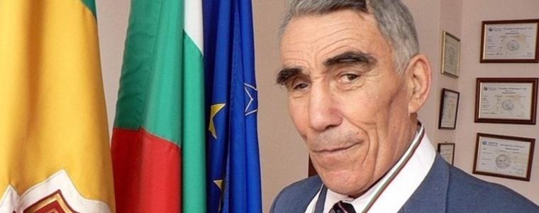  Областният управител предлага да се постави барелеф на Моката до входа на спортна зала „Добротица“