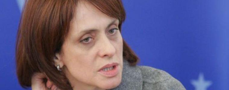 Безпрецедентно: Посланик Надежда Нейнски не е в Турция