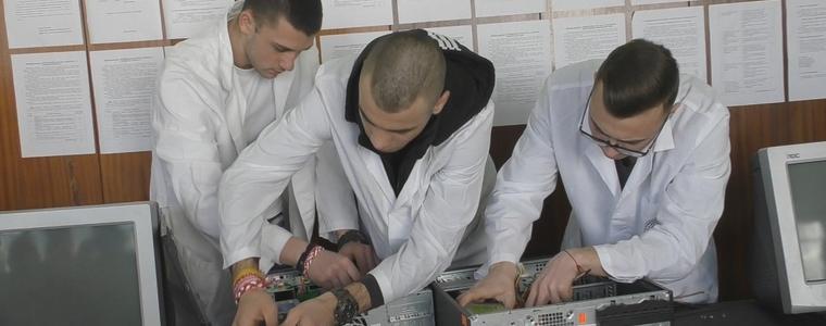 Нужна е ранна професионална ориентираност на учениците, смята директорът на ПГМЕ (ВИДЕО)