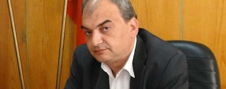 Полицейски началник изхвърли ордените си пред централата на МВР