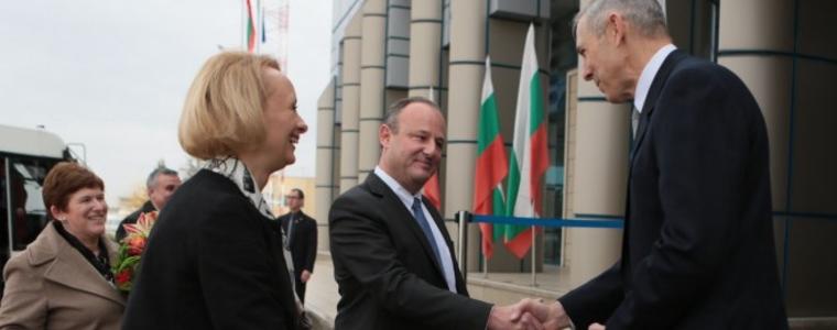 Посланик Рубин работи за визита на Тръмп в България