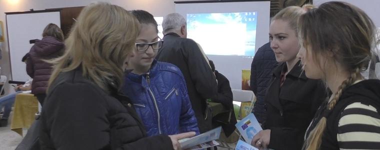 910 места за кандидат-гимназисти предлагат средните училища в Добрич (ВИДЕО)