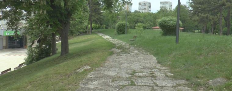 Добруджанска черга от цветя ще бъде „изтъкана” в парка (ВИДЕО)