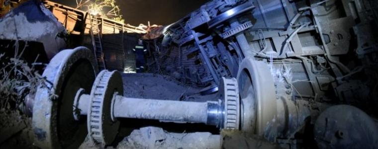 Влак се заби в къща близо до Солун, жертви са две 