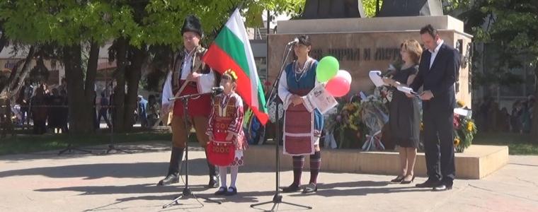 Второкласничка произнесе "Аз съм българче" /ВИДЕО/