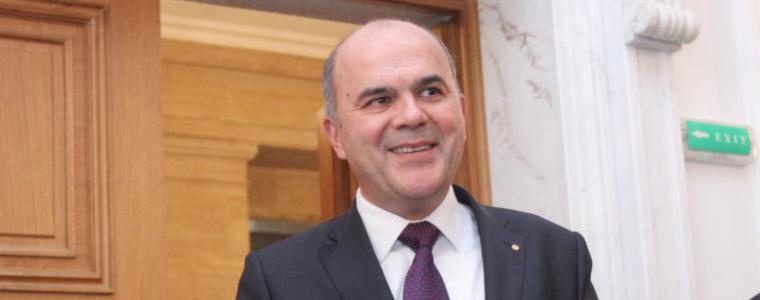 Минималната пенсия става 200 лв. от 1 октомври, увери Бисер Петков