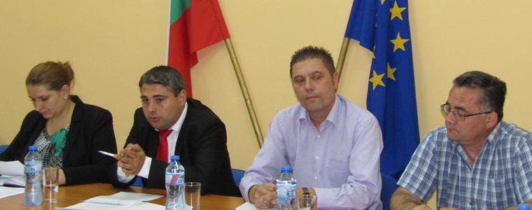 На среща при областния управител обсъдиха мерки за осигуряване на безопасен  летен сезон в региона