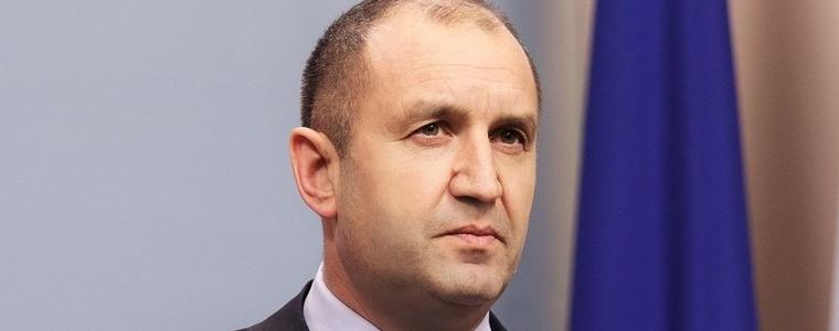 Бившият военен министър приземи авиацията, обяви президентът Радев