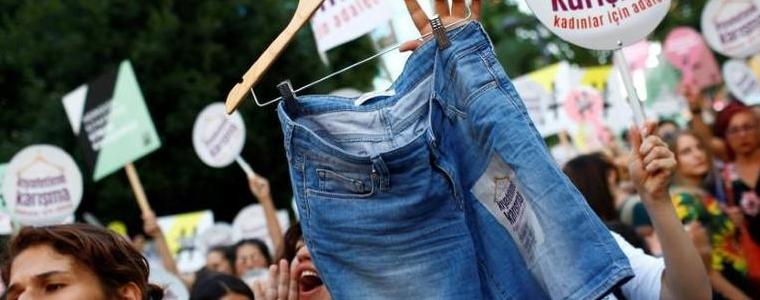 Туркини протестират, искат си късите гащи 