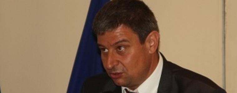 Учителските синдикати плашат здравния министър с национален протест