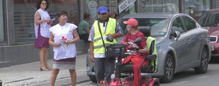 Червенокръстки доброволци се включиха в акция за превенция за пътен травматизъм (ВИДЕО)