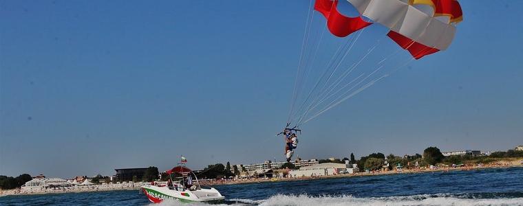 Жокера надмина Худини! Изпълни смъртоносен номер пред хиляди плажуващи 