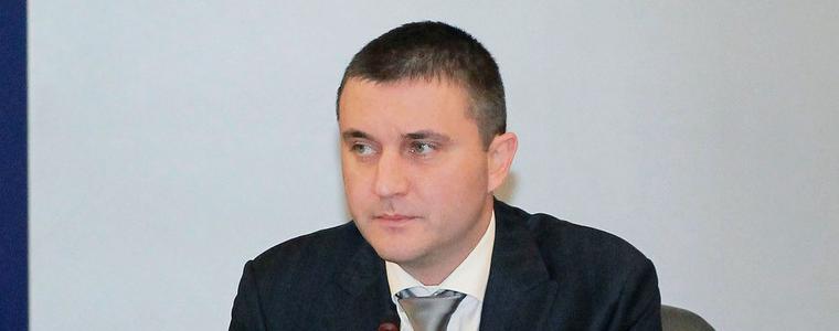 Финансовият министър нареди проверка на българската връзка с "Азербайджанска перачница"