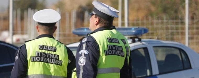 Пътни полицаи хващат по 500 души седмично да шофират без книжка
