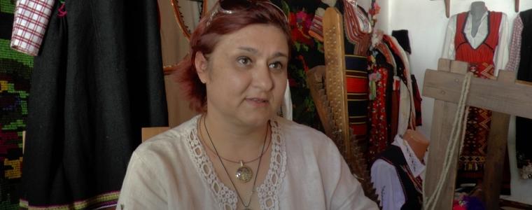 Магдалена Петрова, читалище „Български искрици”: Кукерският празник е много по-колоритен от Хелоуин (ВИДЕО)