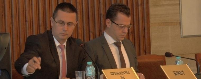 Общински съвет - Добрич заседава извънредно днес