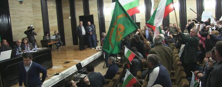 Повече от 3 часа продължи последното обществено обсъждане на доклада за ОВОС, тошевци настояват до 3 ноември „Русгеоком” да оттегли предложението си (ВИДЕО)