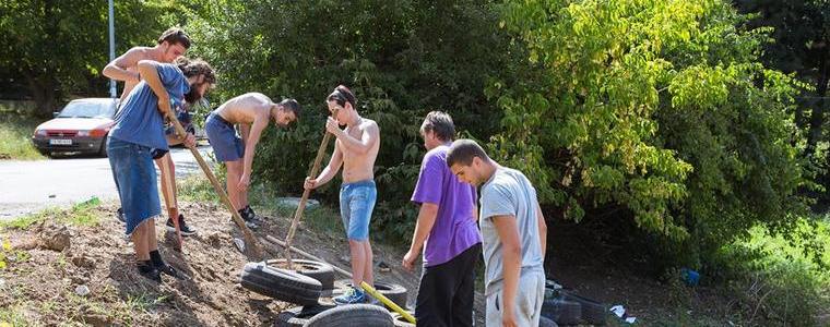 Сериозни щети са нанесени от вандали на построеното от гражданите в т.н.”Ябълка” (ВИДЕО)