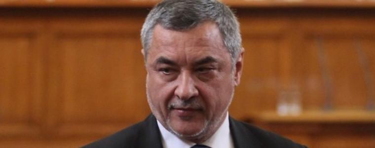 Валери Симеонов обвини пилотите от "Граф Игнатиево" в национална измяна