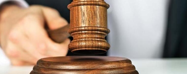Задържаха под стража двама мъже, разследвани за кражба на пари и ползване на чужди дебитни карти