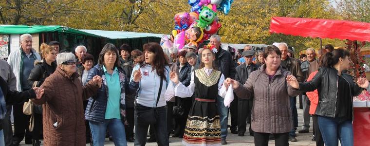 Много песни и танци на празника на Българево