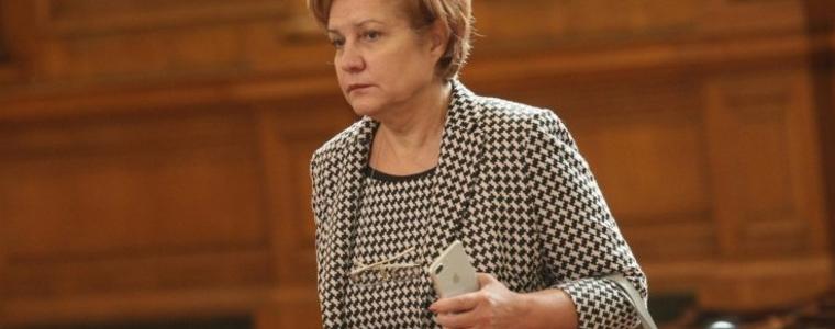 Ръстът в икономиката да идва от сектори с висока добавена стойност, очаква Менда Стоянова