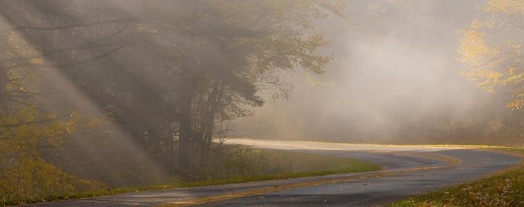 Намалена видимост на места поради мъгла