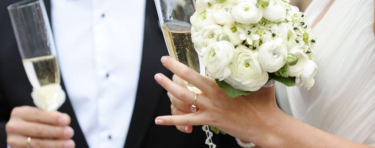 Половината младоженци у нас делят имуществото си преди брака  