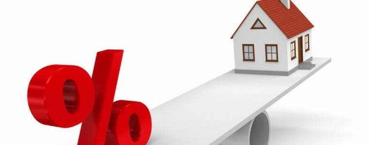 За една година лихвите по депозитите паднали с 50 процента
