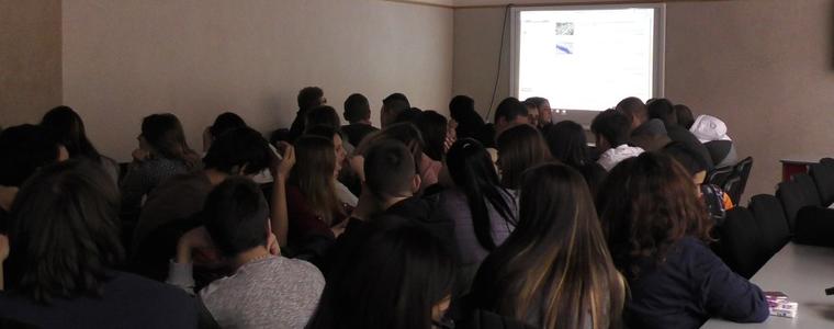 Запознаха учениците от СУ „Славейков” с възможностите за обучение в чужбина (ВИДЕО)