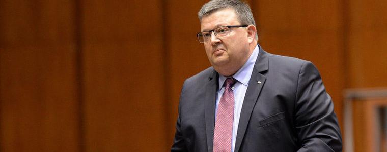 Глобиха Цацаров с 300 лв., не подал навреме имотна декларация