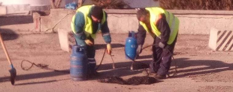 Изкърпват големи деформации по околовръстния път на Добрич