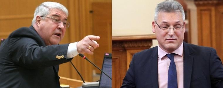 Жертвите на комунизма скараха депутатите, БСП опита да провали минутата мълчание  