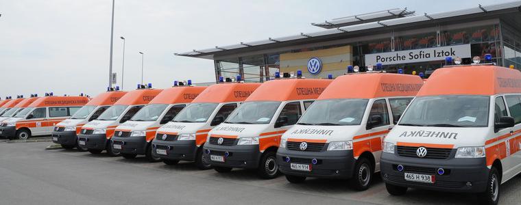 Държавата купува 400 нови линейки  