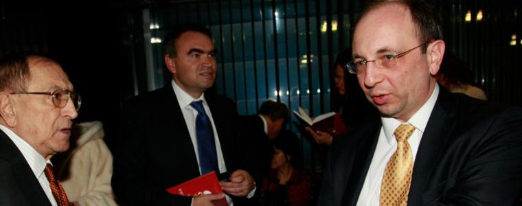 Сделката за ЧЕЗ може да се прекрати с няколко обаждания от "Дондуков" 1